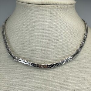 Vintage Silver Tone Herringbone Chain Statement Necklace Classic Timeless